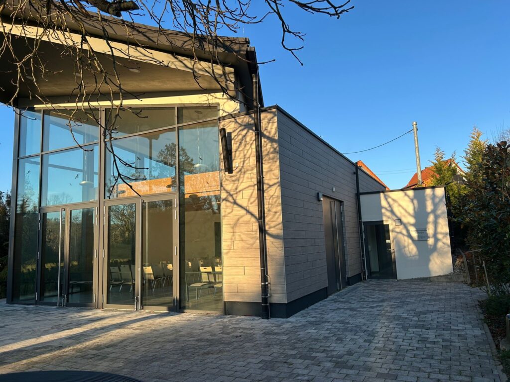 AussegnungshalleZüttlingen AussegnungshalleZuettlingen 1024x768